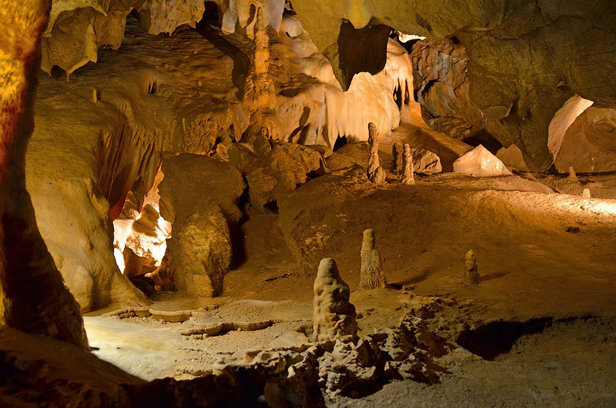Amboni Caves landscape